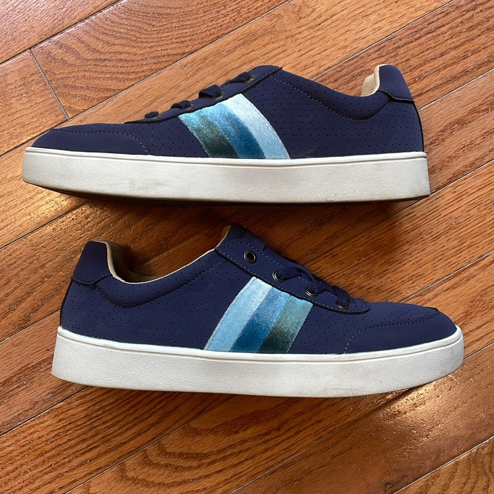Revitalign Footwear - Belmont Stripe Blue size 7.5 NWOT